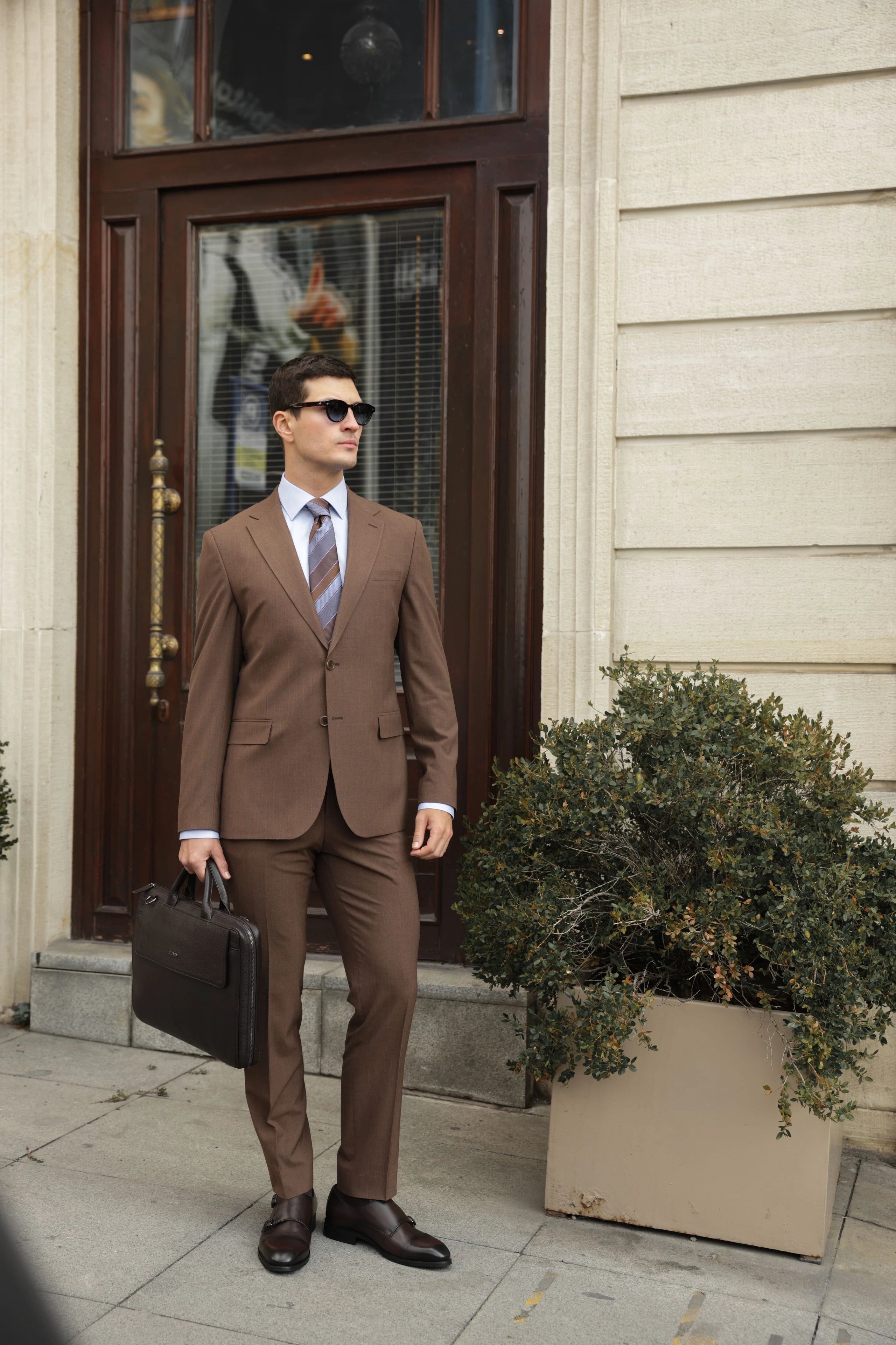 Brown Tailored Fit Henri Suit