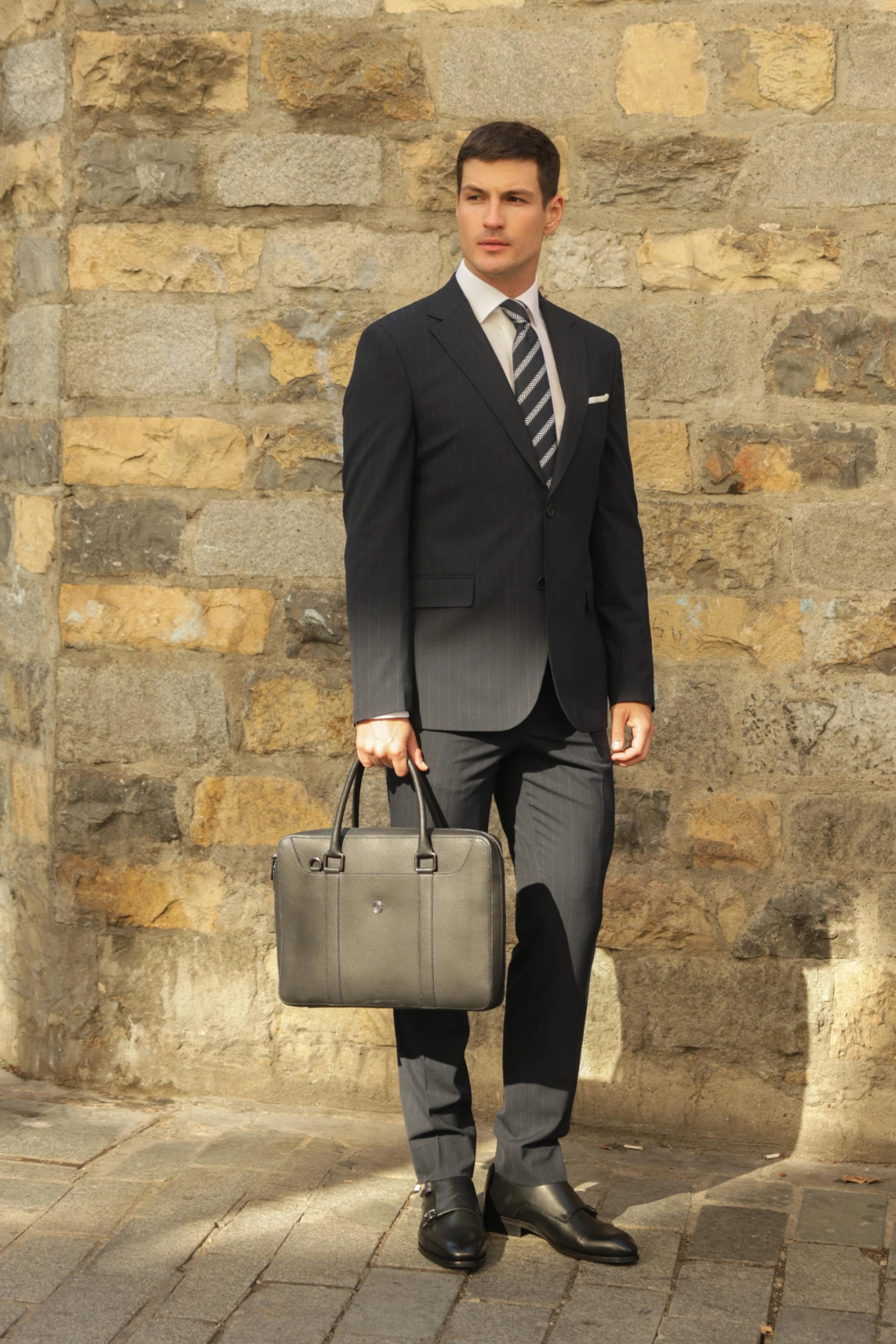 Striped Navy Blue Tailored Fit Henri Suit