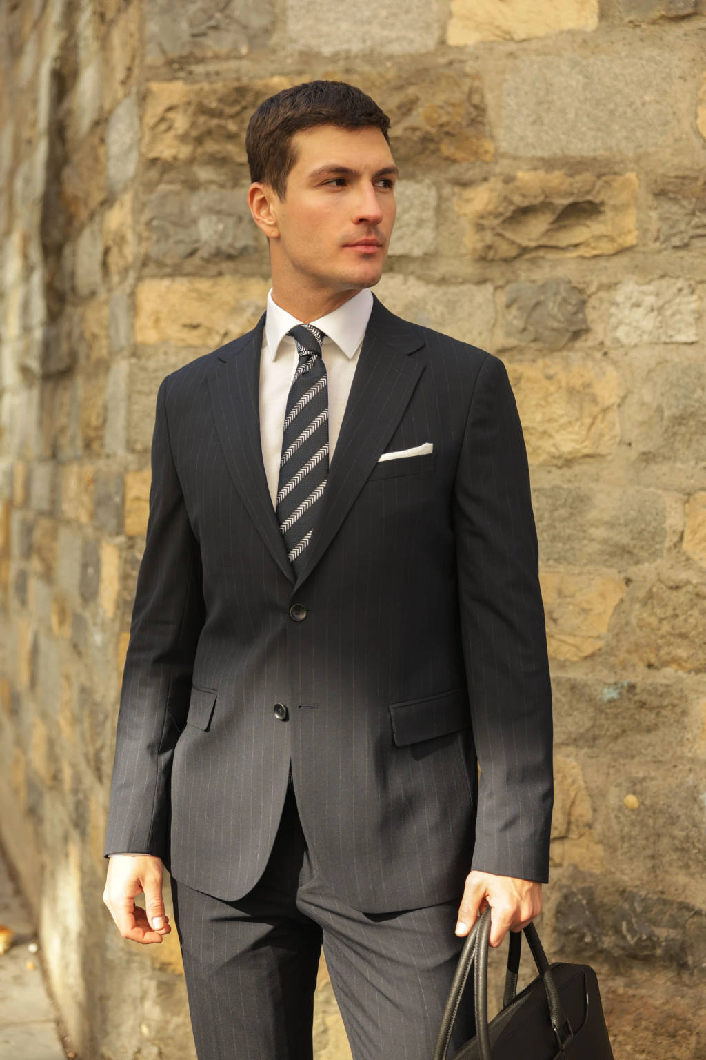 Striped Navy Blue Tailored Fit Henri Suit